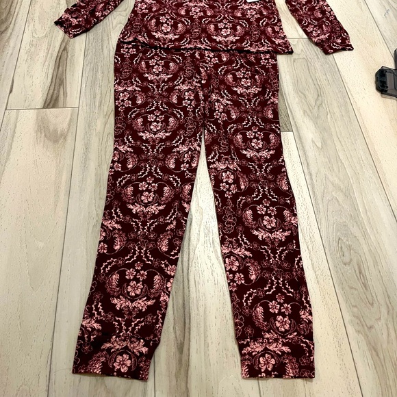 Beautiful women’s lucky brand pj set. Multiple sizes available. - Picture 8 of 8
